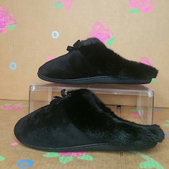 Isotoner Faux Fur Black Slippers Size 8.5- 9